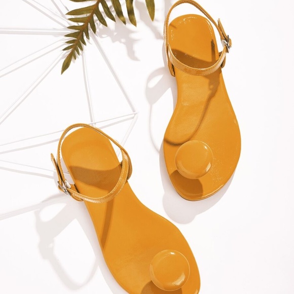 Women Toe Post Yellow Buckle Strap Flat Sandals US Sz 8.5 - Picture 6 of 7